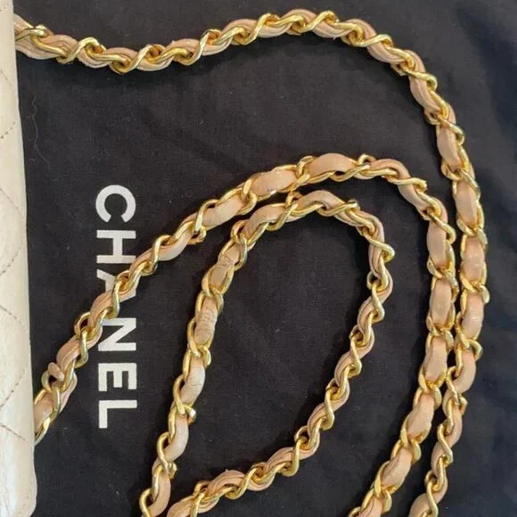 Chanel Classic Quilted Lambskin Leather Bag - Picture 9 of 16